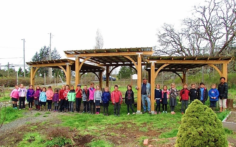 Westmont Montessori School: How a Sheltered School Garden Brings a Community Together